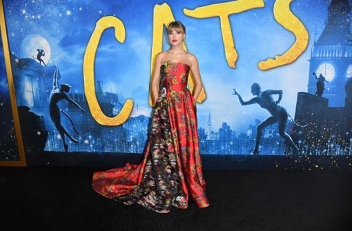 Sängerin Taylor Swift verkörpert in der Musical-Verfilmung die „Bombalurina“. Foto: AFP/ANGELA WEISS
