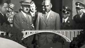 Profiteure einer großen Finanzschummelei: Adolf Hitler und Fritz Todt, sein Reichsminister für Bewaffnung. Foto: Go Go Go Films