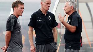 VfB-Coach Wolf, Sportchef Schindelmeiser, Präsident Dietrich (v.li.): Gesprächsbedarf Foto: Baumann