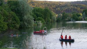 Die Einsatzkräfte suchten nach einer Person im Baggersee Waldhausen. Foto: SDMG/SDMG / Kohls