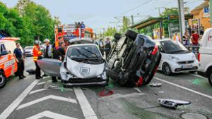 Unfallbrennpunkt Löwentorkreuzung: Ein Smart-Fahrer löste im August 2019 eine spektakuläre Karambolage aus. Foto: 7aktuell/Andreas Werner