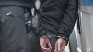 Der 49-Jährige kann in Frankfurt am Main festgenommen werden (Symbolbild). Foto: dpa