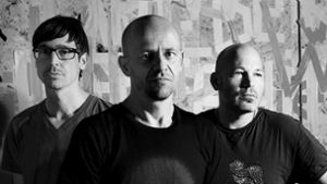 Der Drummer Oli Rubow, der Gitarrist Markus Birkle und der Bassist Markus Bodenseh (von links) sind das Trio Netzer Foto: /Johanna Diehl
