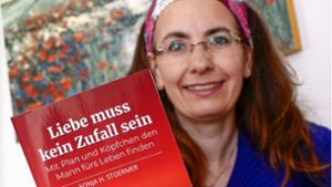 Mr. Right gefunden: Sonja Stoermer und ihr Buch Foto: Simon Granville