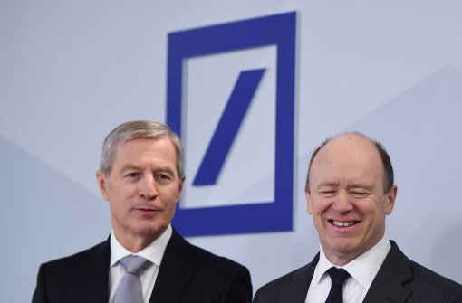 Im Mai endet Jürgen Fitschens (links) Zeit als Co-Chef der Deutschen Bank. John Cryan (rechts) führt das Geldhaus von da an als alleiniger Vorstandschef. Foto: dpa