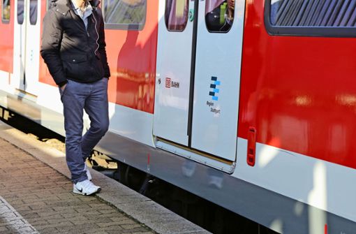 Ein Moment der Unachtsamkeit genügt: Fahrgäste der S-Bahn können in den Spalt zwischen Zug und Steig geraten.Foto: Patricia Sigerist/Archiv Foto: /Patricia Sigerist/Archiv