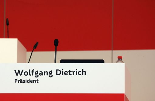 Seit Wolfgang Dietrich Mitte Juli als VfB-Präsident zurückgetreten ist, herrscht ein Machtvakuum Fußball-Zweitligisten. Foto: Baumann