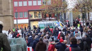 Rund 400 Querdenker versammelten sich  in der Heilbronner Innenstadt. Foto: 7aktuell.de/DW