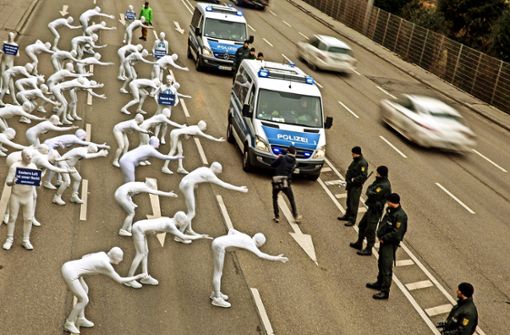 Demonstration vor dem Stuttgarter Neckartor: Wen werden die anstehenden Fahrverbote treffen? Foto: Lichtgut/Leif-Hendrik Piechowski