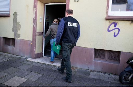 In einer Wohnung in Recklinghausen fand die Polizei einen 15-jährigen Jungen. Foto: dpa/Marcel Kusch