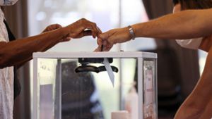Am Sonntag öffneten um 8 Uhr die Wahllokale in Frankreich Foto: AFP/RICHARD BOUHET
