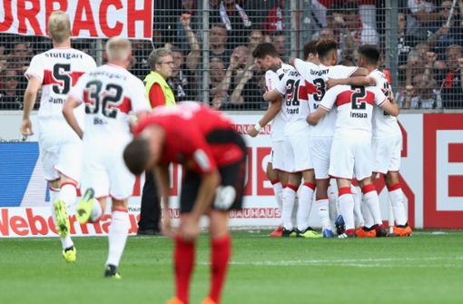Freude und Trauer lagen in dieser Partie eng beieinander: Der VfB Stuttgart spielte beim SC Freiburg unentschieden. Foto: Bongarts