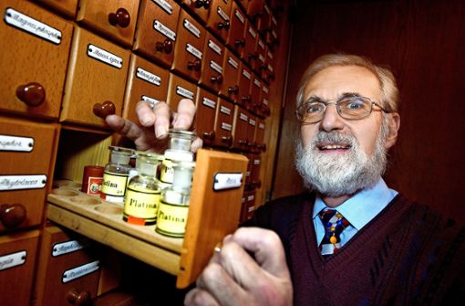 Der Pharmakologe Wolfgang Strölin konnte seine Kunden auch mit homöopathischen Medikamenten versorgen. Foto: Ines Rudel