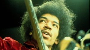 Jimi Hendrix, hier bei einem Konzert im Jahr 1969, wird bis heute ist bis heute von vielen als Revolutionär der Rockmusik  verehrt. Foto: Imago